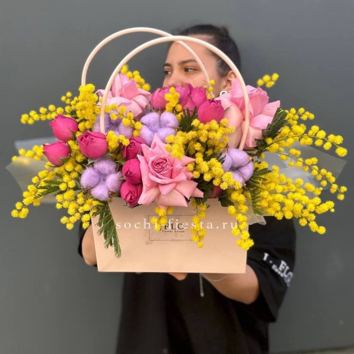 Сумочка мимозы и роз "Примавера" в Прокопьевске