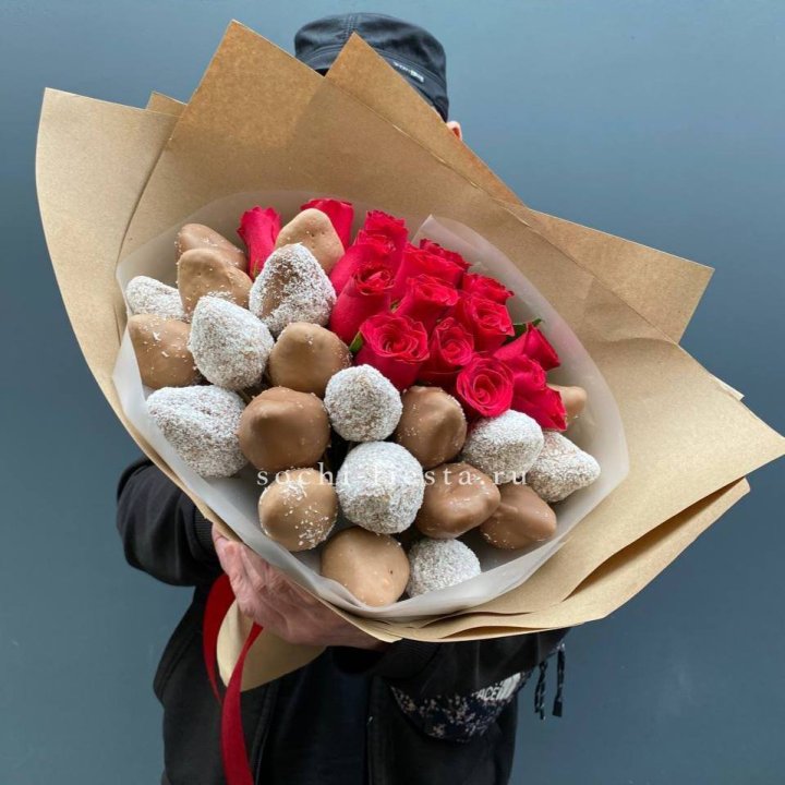Розы и клубника в шоколаде Мерси в Прокопьевске