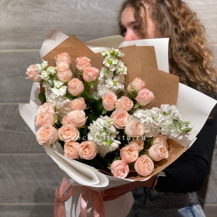 Букет бомбасти и маттиола в Прокопьевске