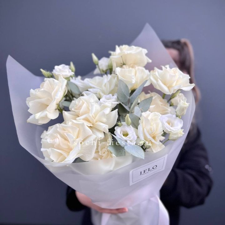 Букет французских роз и эустомы  в Прокопьевске