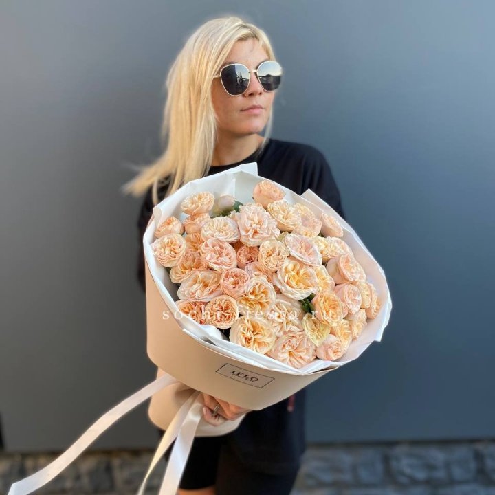 15 пионовидных роз №2 в Прокопьевске