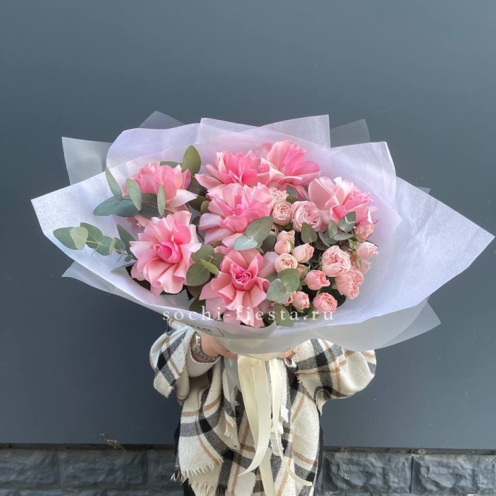 Букет французских и пионовидных роз  в Прокопьевске