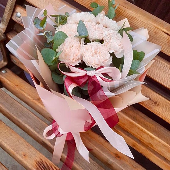 Диантусы с эвкалиптом в Прокопьевске