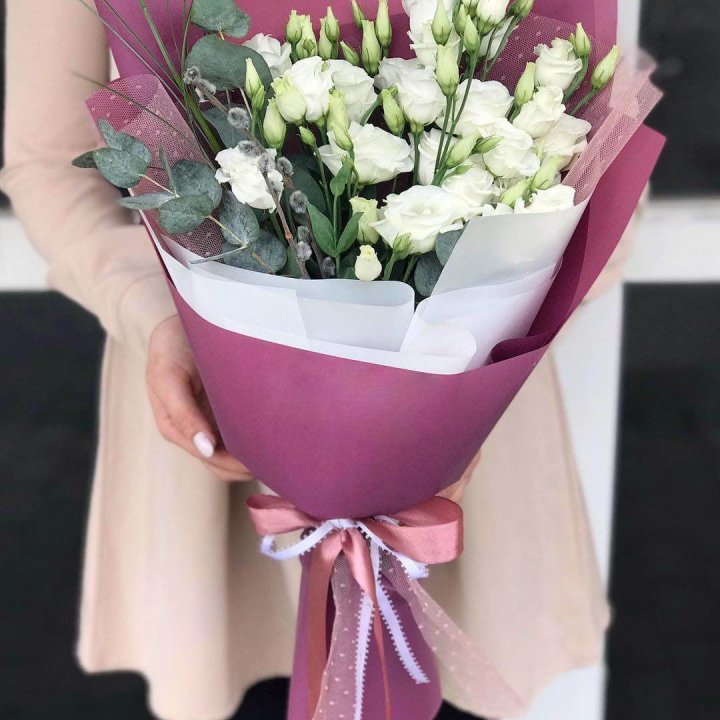 Эустомы с эвкалиптом в Прокопьевске