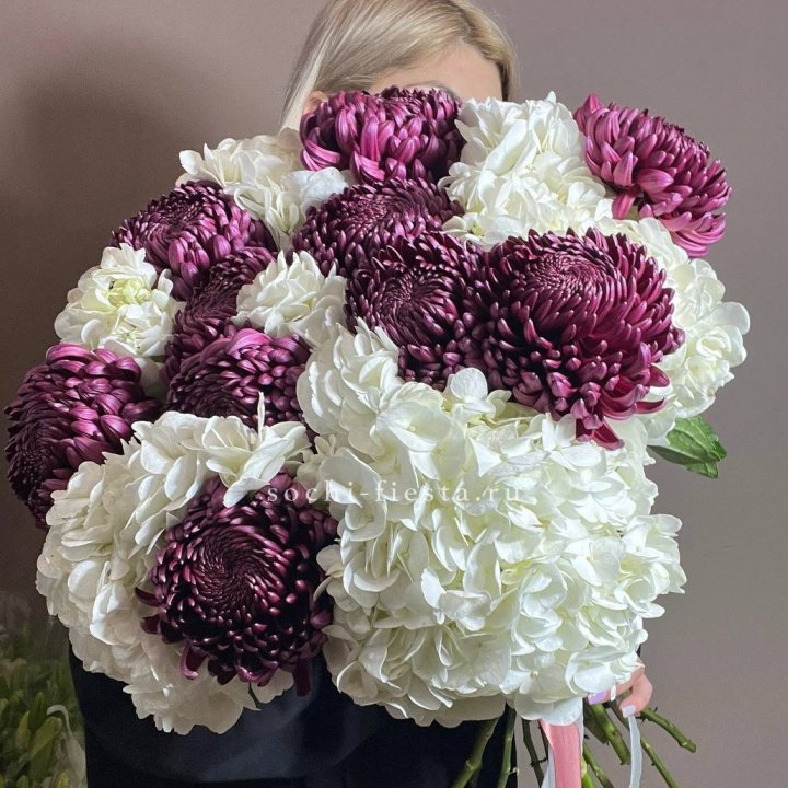 Охапка Бигуди и гортензий в Прокопьевске