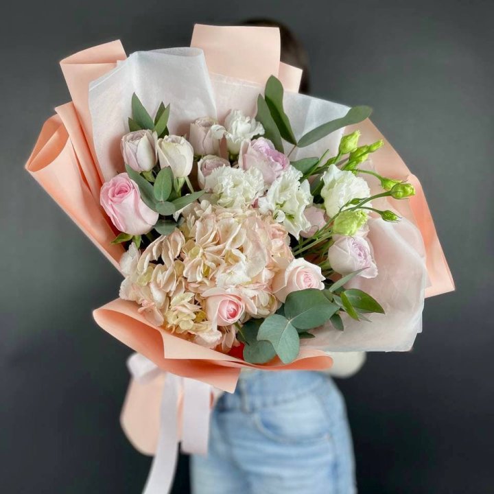 Букет с гортензией "Клодс" в Прокопьевске