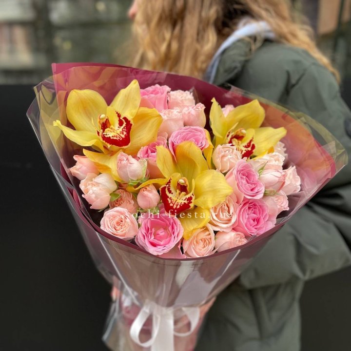  Букет орхидей и роз Есенья в Прокопьевске