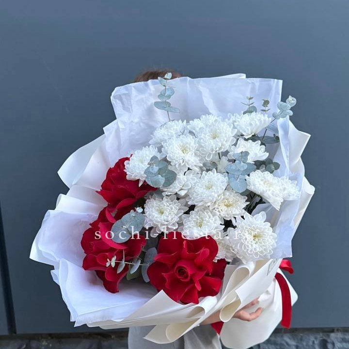 Дуо розы и хризантемы в Прокопьевске