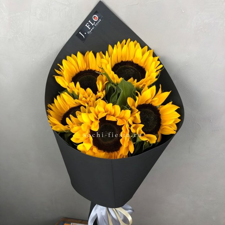 Букет из 5  подсолнухов в Прокопьевске