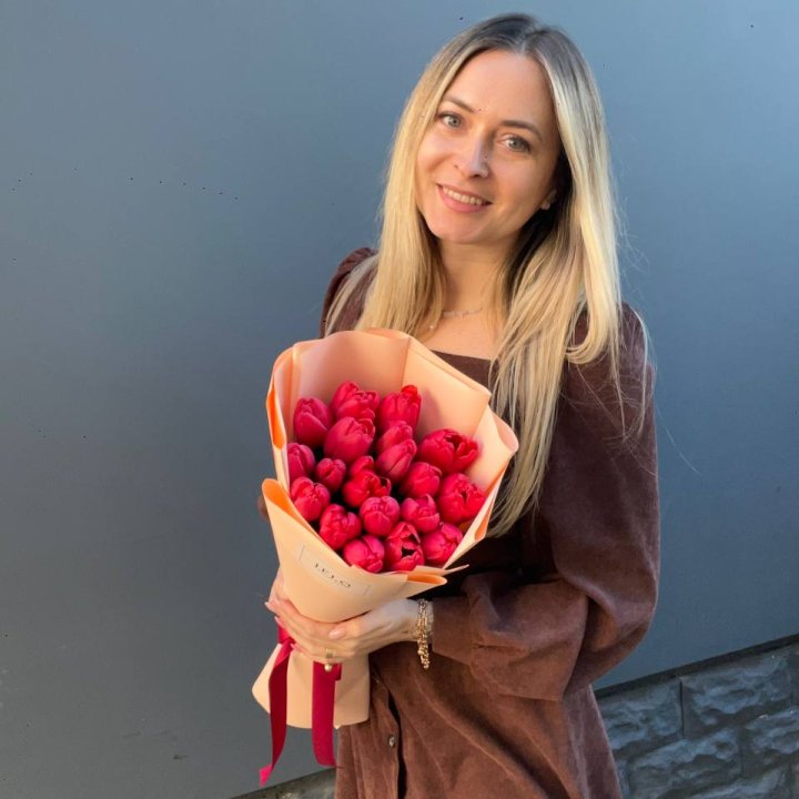  19 красных тюльпанов в Прокопьевске