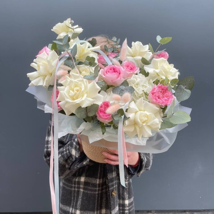 Кашпо с розами в Прокопьевске