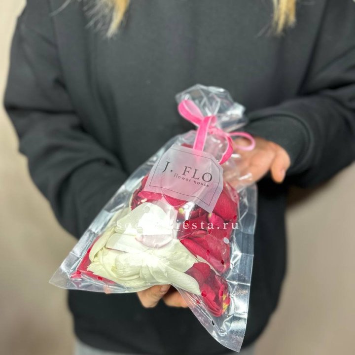 Лепестки роз в Прокопьевске