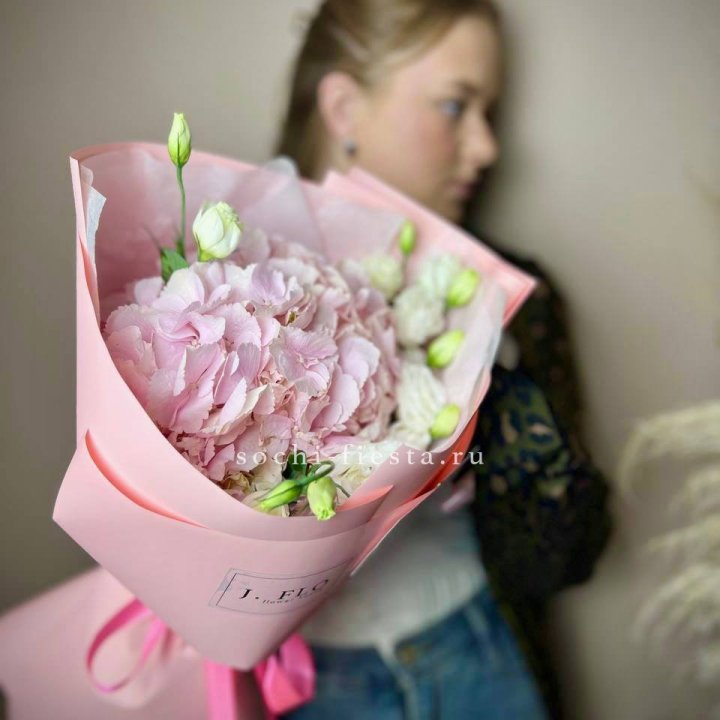 Букет с гортензией №2 в Прокопьевске