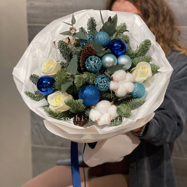 Новогодний букет "Синий иней" в Прокопьевске