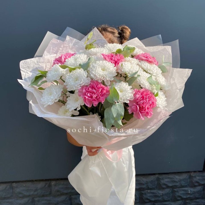 Букет  хризантем и диантусов "Воздушный" в Прокопьевске