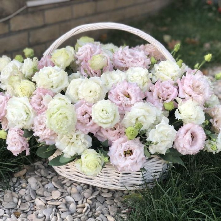 Корзина с эустомой в Прокопьевске