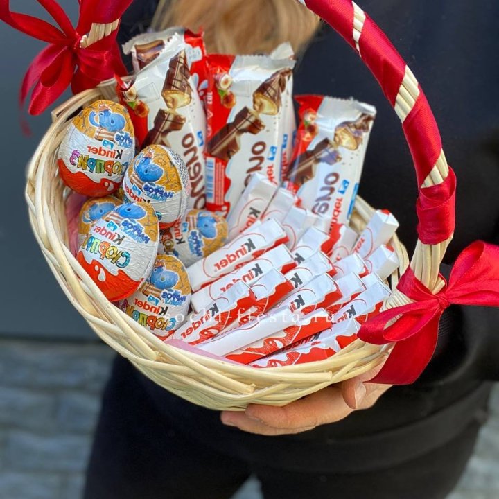 Корзина с киндерами  в Прокопьевске