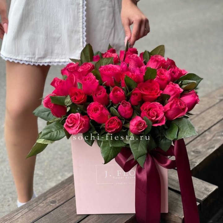 55 алых роз в кубе в Прокопьевске