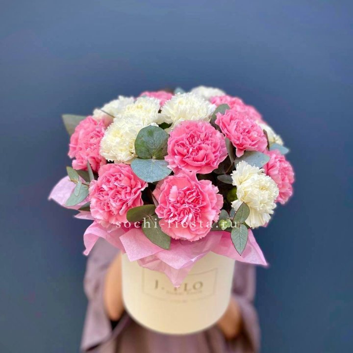 Диантусы в цилиндре в Прокопьевске