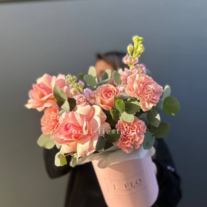 Цветы в боксе "Сизара" в Прокопьевске