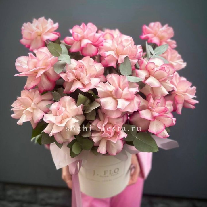 17 Французских  роз Венди в боксе в Прокопьевске