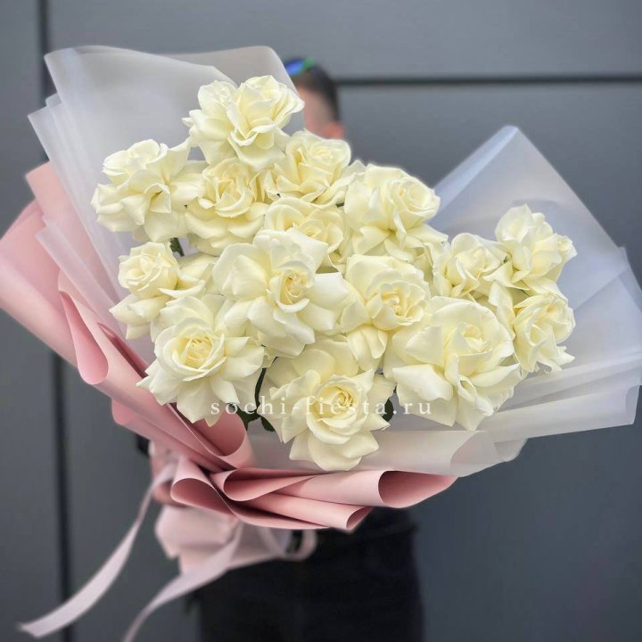 Букет из 15 французских роз Вайт дрим в Прокопьевске
