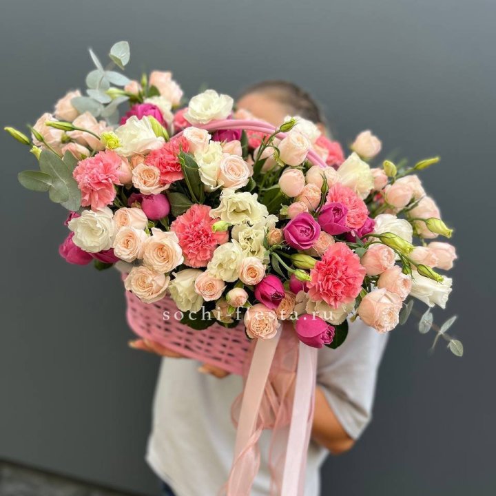 Цветочная корзина "Флоренция" в Прокопьевске