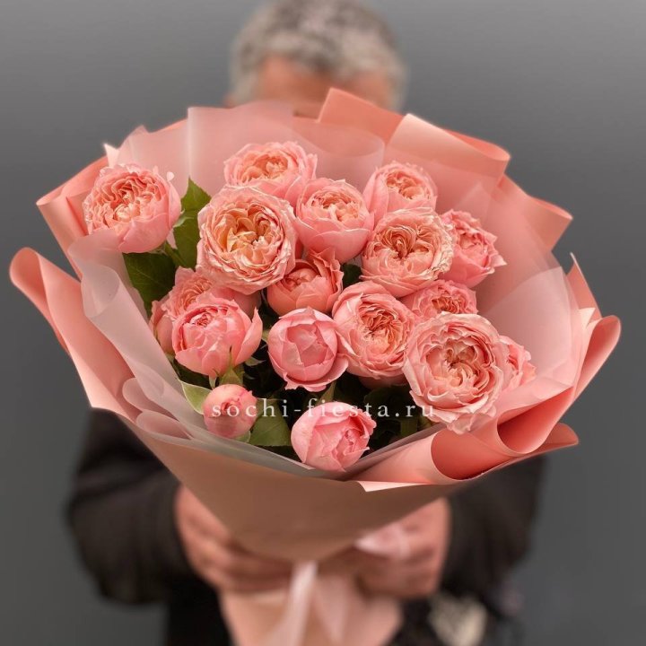 Букет комплимент из кустовых роз Джульетта в Прокопьевске