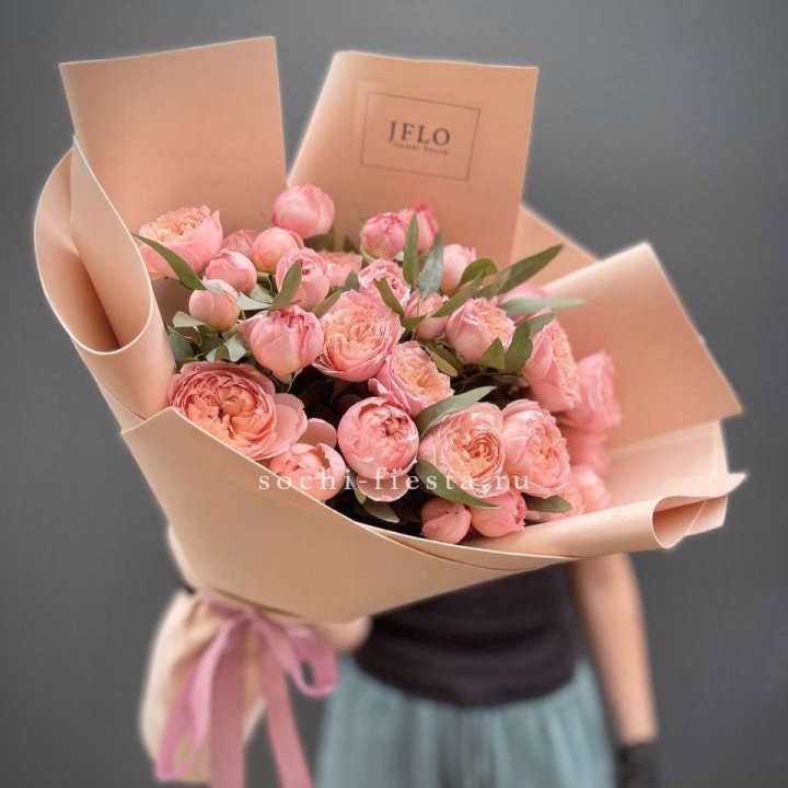 Букет из 9 кустовых роз Джульетта в Прокопьевске