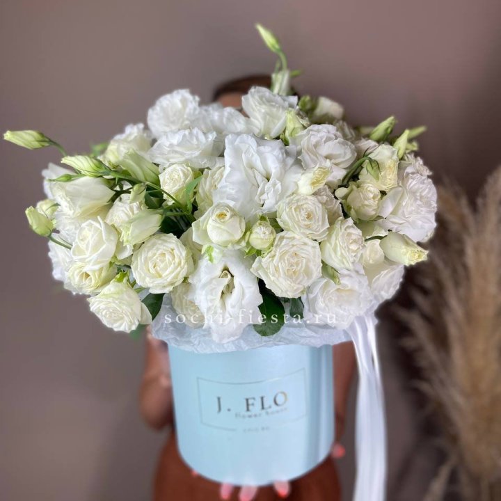 Бокс кустовых роз и эустомы  в Прокопьевске