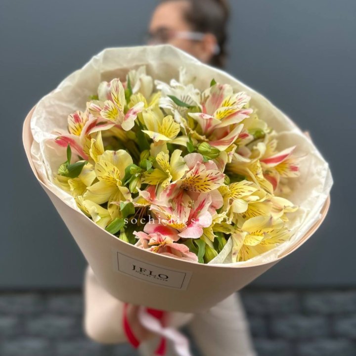 Альстромерии в нежном оформлении в Прокопьевске