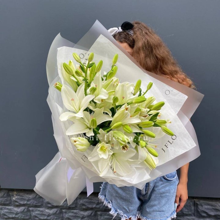 Букет  лилий "Воздушный"  в Прокопьевске