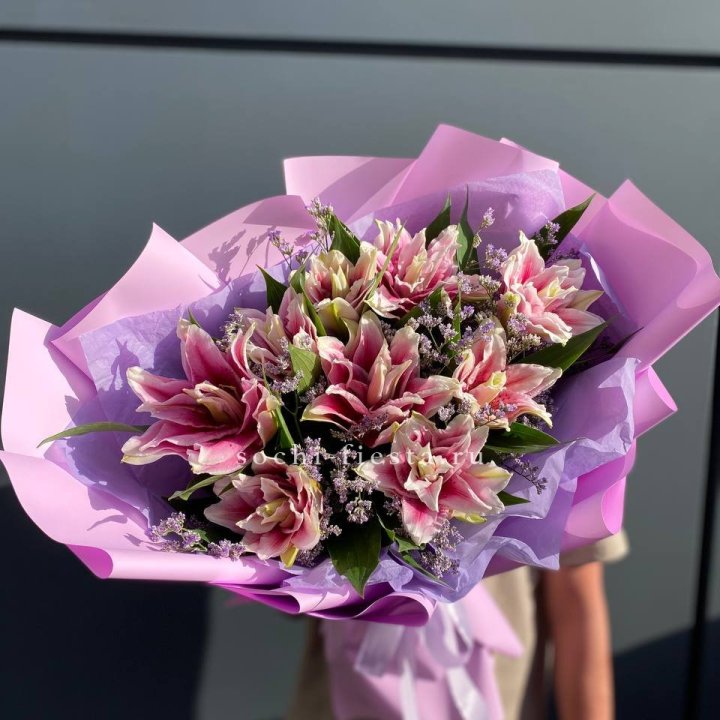 Букет пионовидных лилий №4 в Прокопьевске