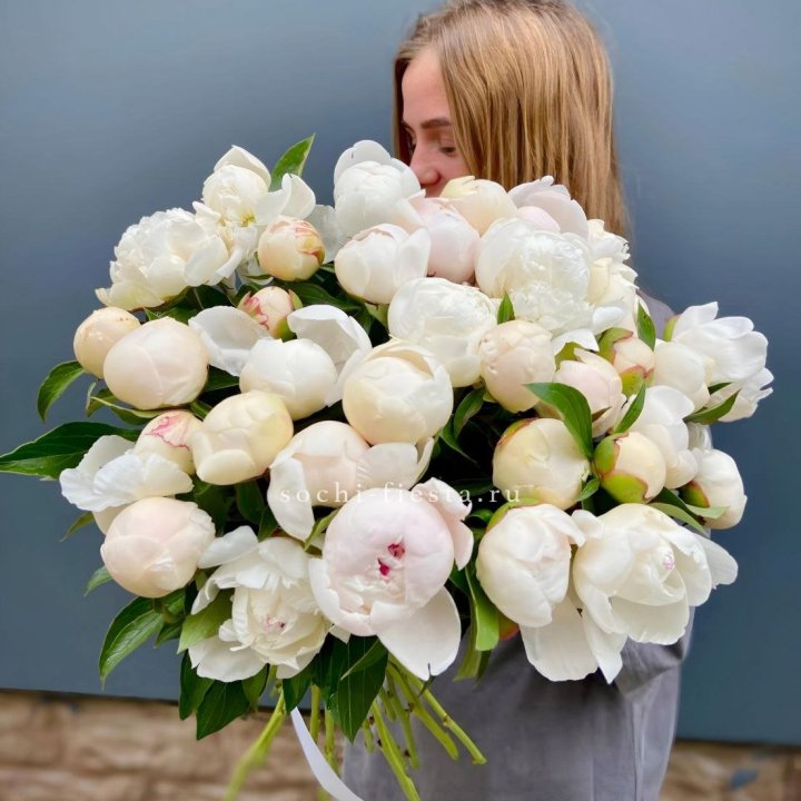 Охапка пионов в Прокопьевске