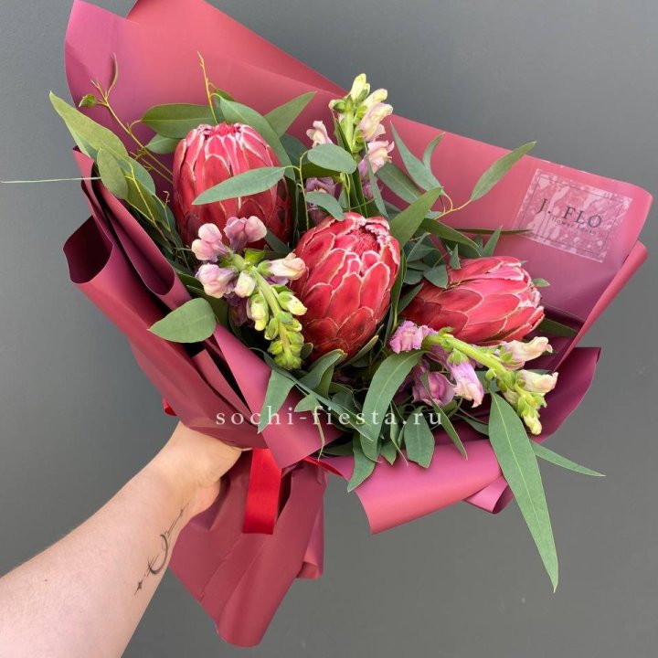 Букет из протеи "Квин" в Прокопьевске