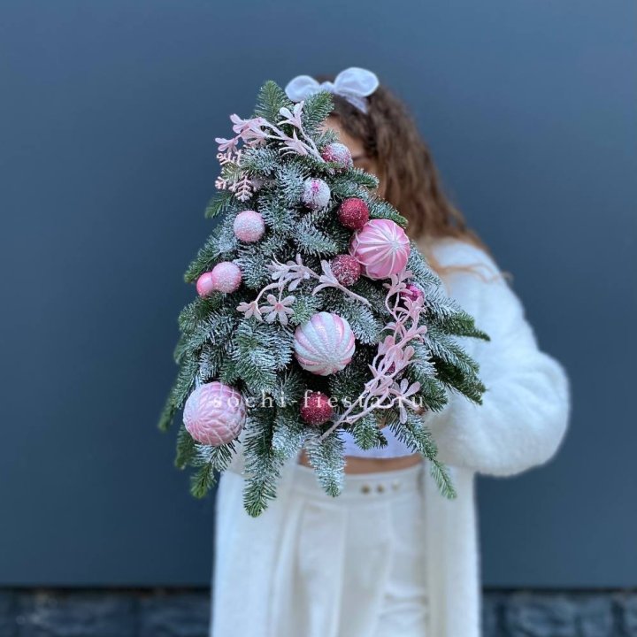 Новогодняя елочка "Розе" в Прокопьевске