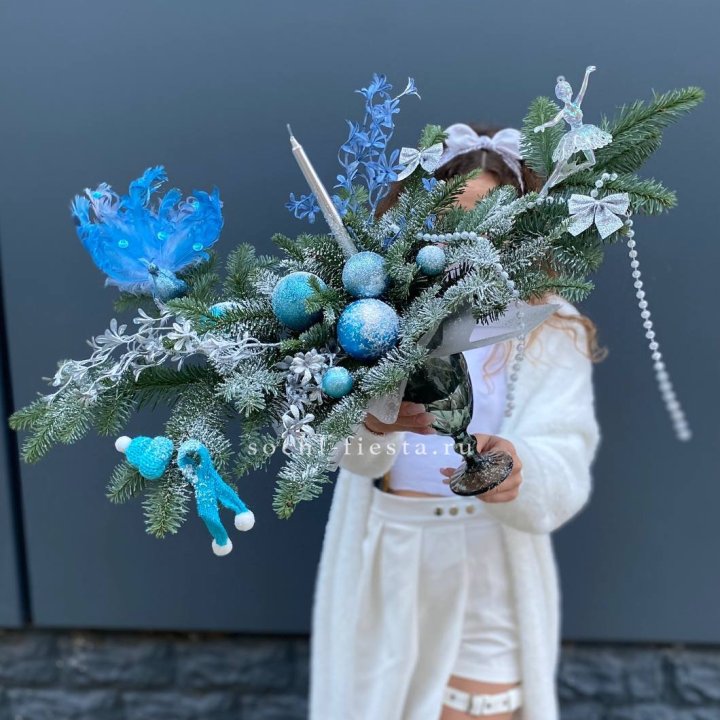 Композиция в бокале голубая в Прокопьевске