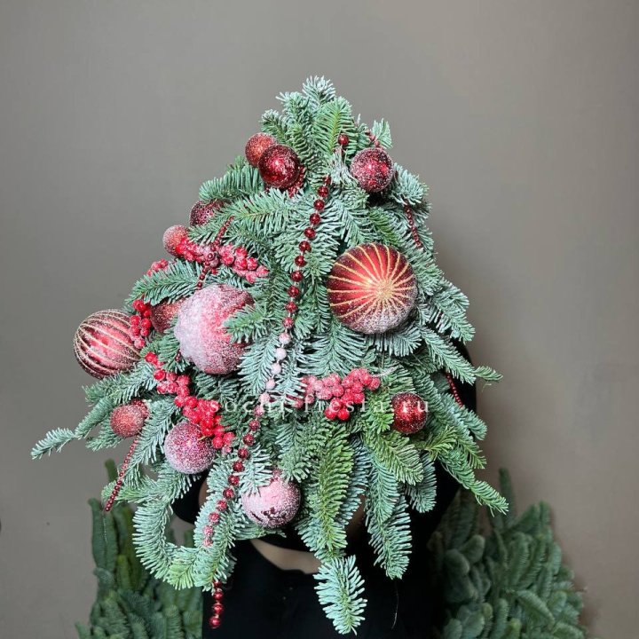 Ёлка красная в Прокопьевске