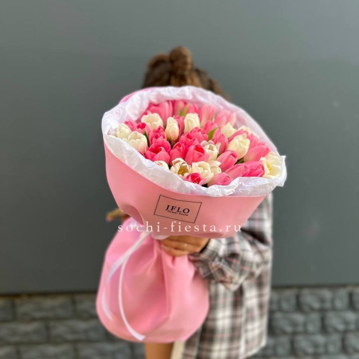 51 бело-розовый тюльпан в Прокопьевске