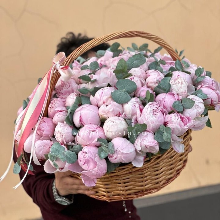 Корзина пионов "75" в Прокопьевске