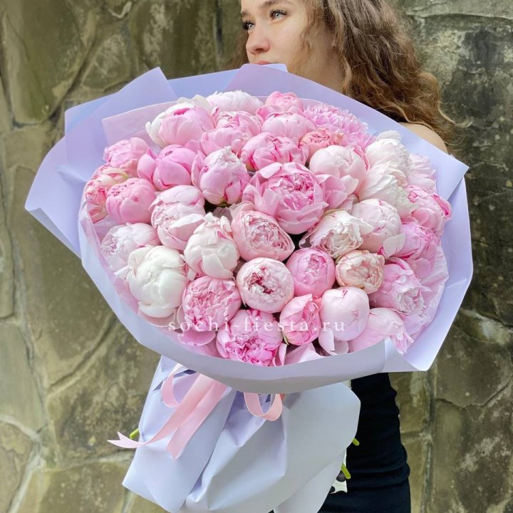39 нежных пионов в Прокопьевске