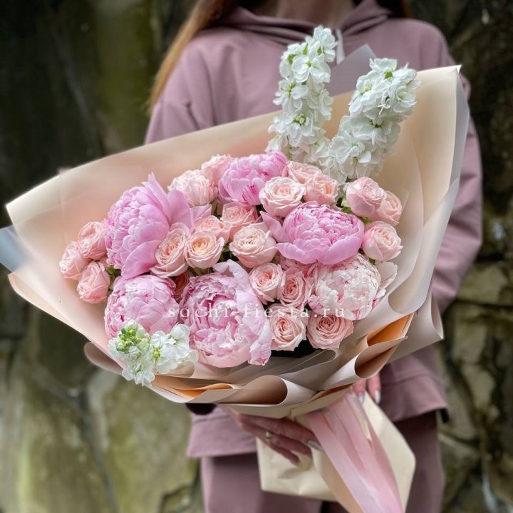 Букет с пионами №1 в Прокопьевске