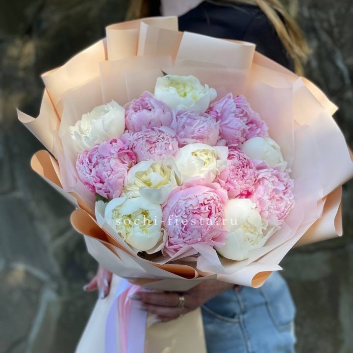 Букет 15 зефирных пионов в Прокопьевске