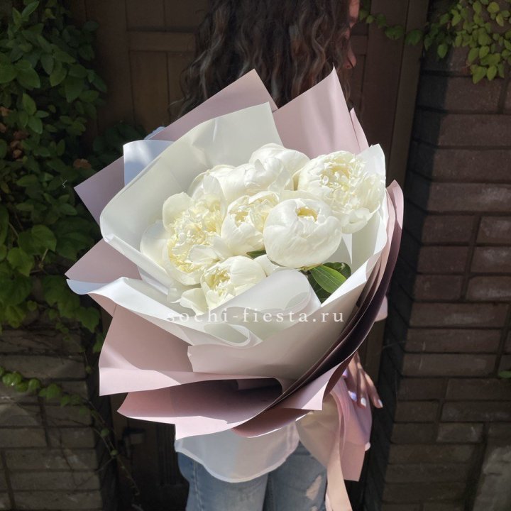 9 белоснежных пионов в Прокопьевске