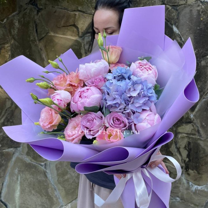 Букет с пионами "Блю логан" в Прокопьевске