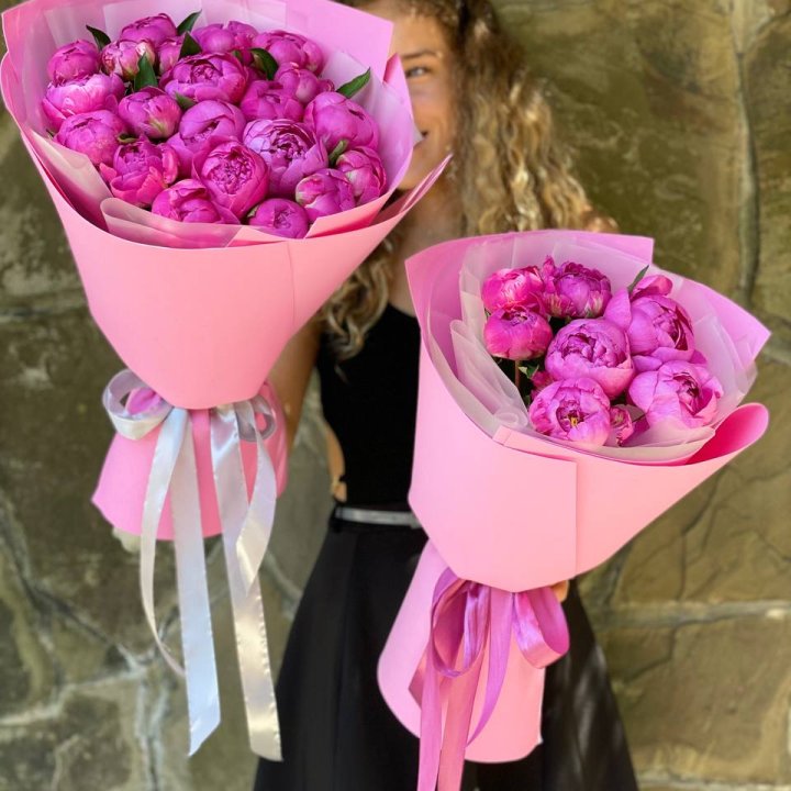 Букет ярких пионов  в Прокопьевске
