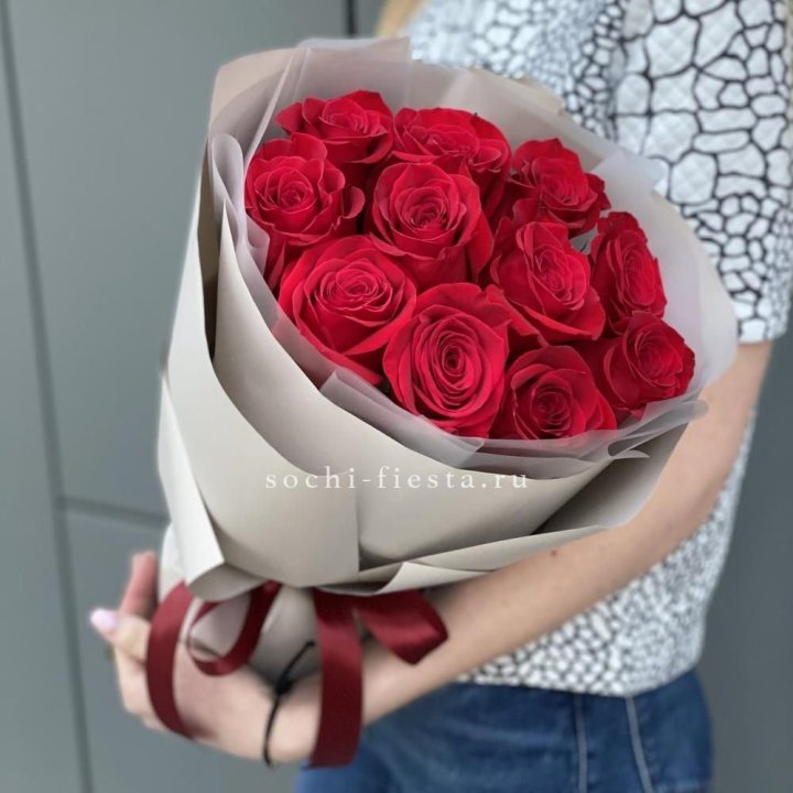 Букет красных роз "Рози" в Прокопьевске
