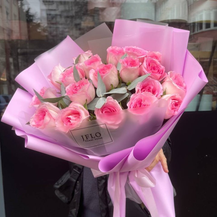  19 розовых роз в Прокопьевске