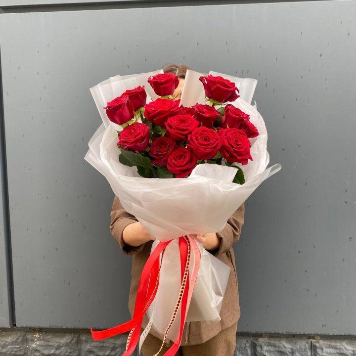 15 высоких роз  в Прокопьевске