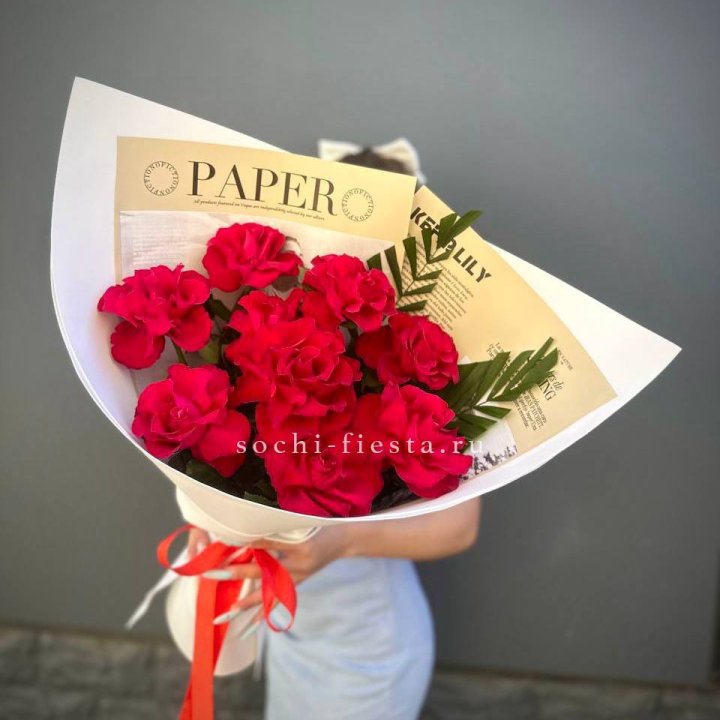 9 Красных французских роз Чико в Прокопьевске